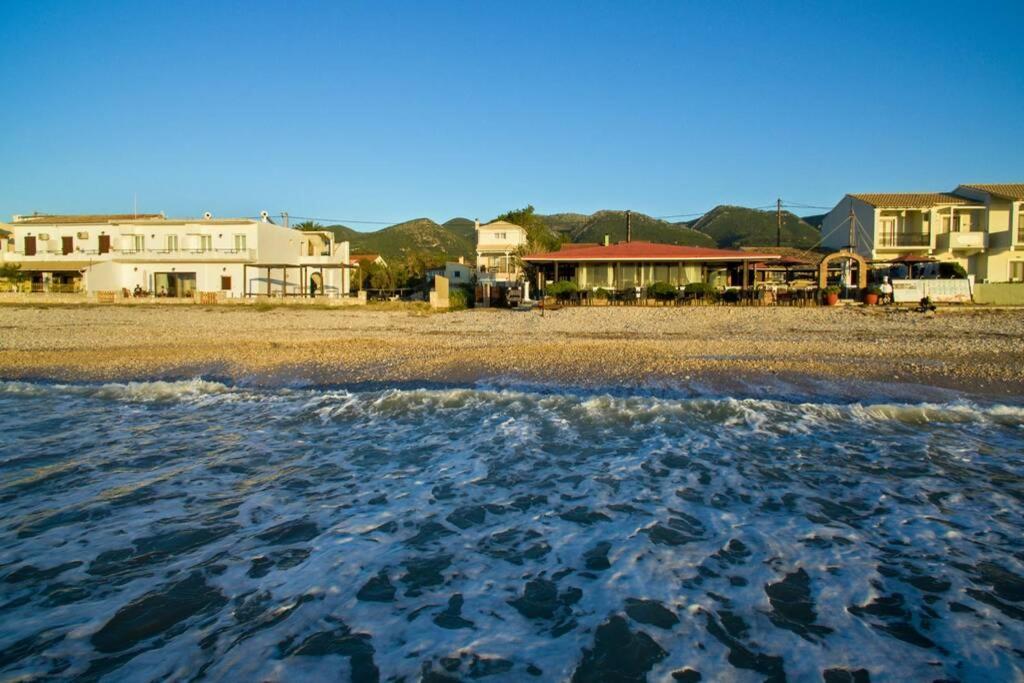 Maistro Beach House Villa Acharavi  Exterior photo